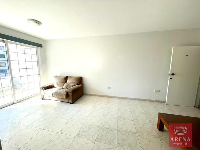apartment-5-2-bed-apt-larnaca-9080-1.jpg