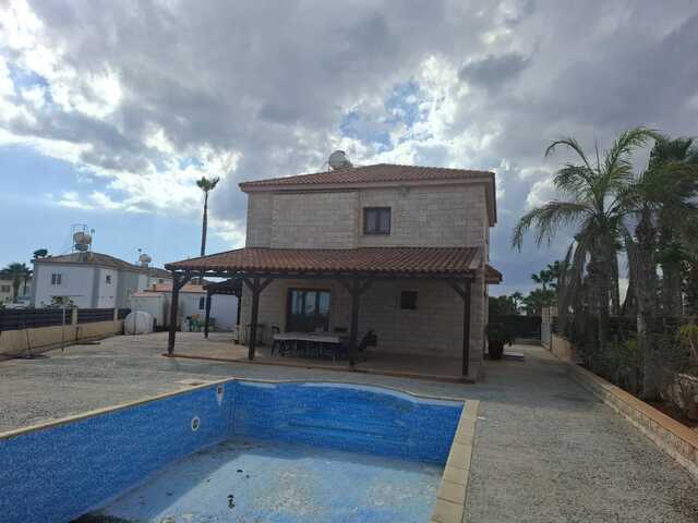 detachedHouse-1-VILLA-AYIA-THEKLA-10250-1.jpg