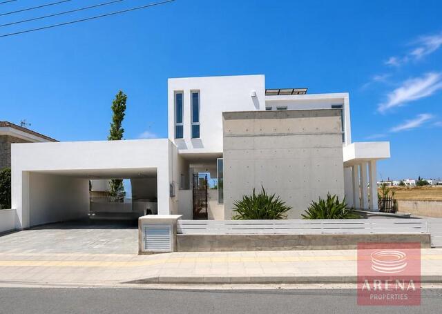 detachedHouse-6a26ac80b010f.jpg