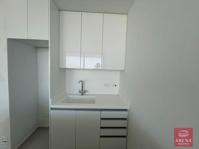 apartment-10-apts-in-makenzy-8255.jpg