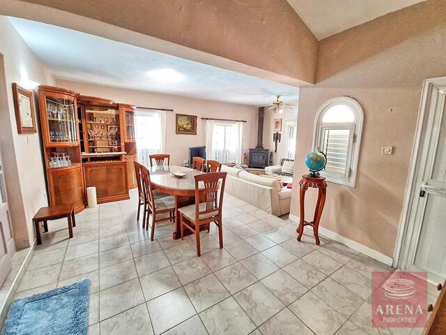 bungalow-18-4-BED-BUNGALOW-PARALIMNI-8979.jpg