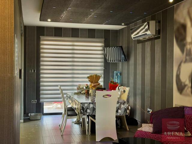 detachedHouse-6a71b9077824a.jpg