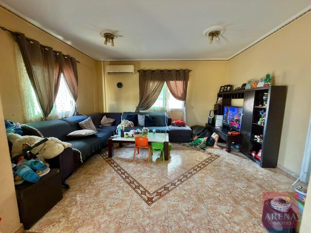 detachedHouse-6a71bbe7422bc.jpg