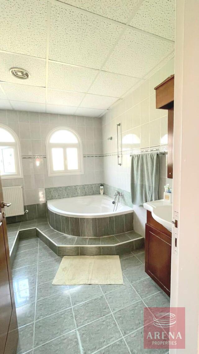 detachedHouse-35-VILLA-IN-ANAFOTIDA-9094.jpg