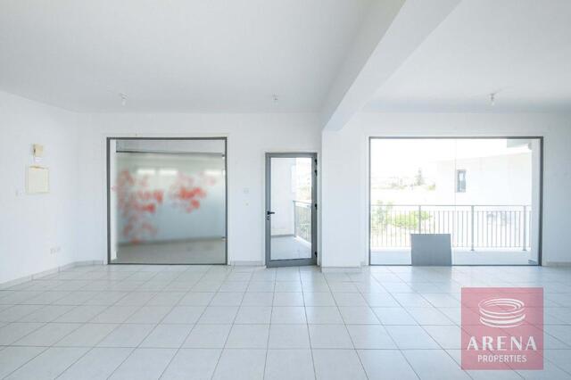 Office and Shop in Oroklini – photo 1
