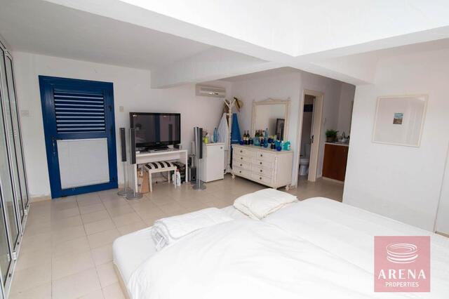 detachedHouse-28-4-BED-VILLA-IN-AYIA-TRIADA-6445.jpeg