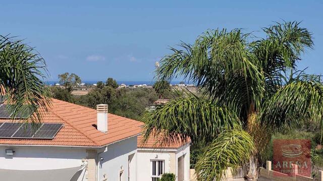 detachedHouse-39-5-Bed-villa-in-Paralimni-5841.jpg