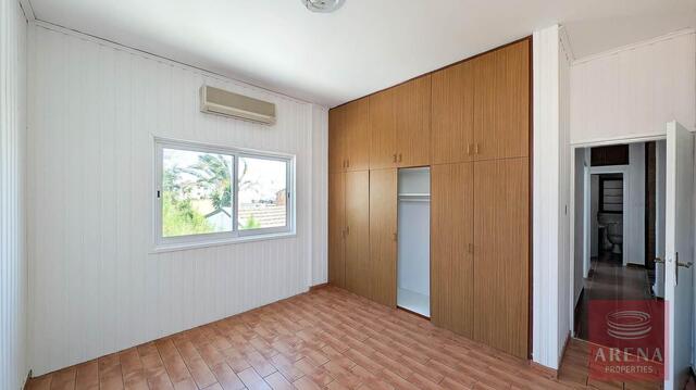 detachedHouse-6a3d67c8d2e11-1.jpg