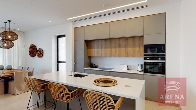detachedHouse-10-4-BED-VILLA-IN-CAPE-GRECO-7255-1.jpg