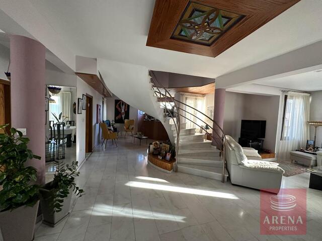 detachedHouse-20-4-BED-VILLA-IN-LARNACA-8978.jpeg