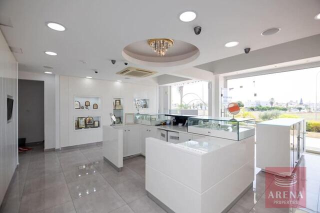 Luxury Shop For Sale In Paralimni – photo 6