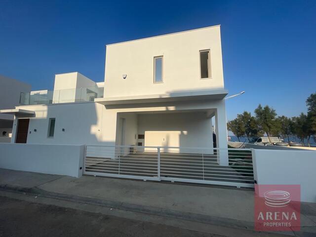 detachedHouse-4-SEAFRONT-VILLA-IN-AYIA-TRIADA-6597.jpeg