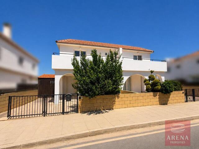 3-Bedroom Villa with Private Swimming Pool in Xylofagou – photo 3