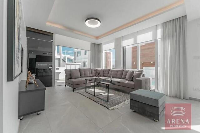 detachedHouse-6a3e7d5f3999e.jpg