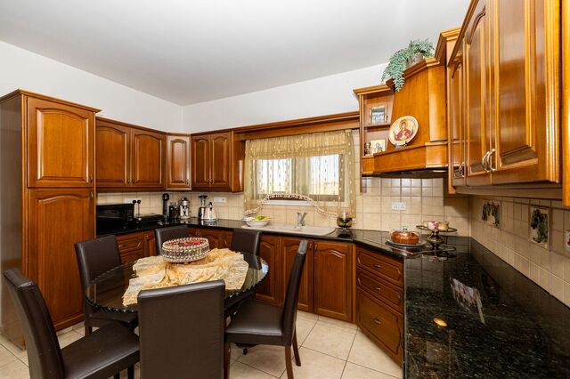 detachedHouse-27-5-bed-villa-kiti-10152.jpg