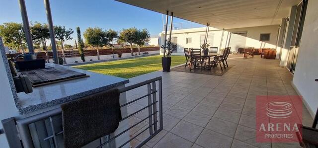 bungalow-69c15378f411b.jpg