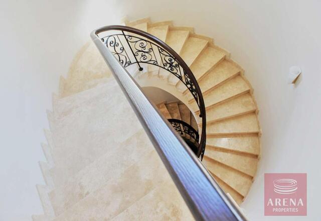 detachedHouse-30-6-BED-VILLA-IN-PERVOLIA-6867-1.jpg