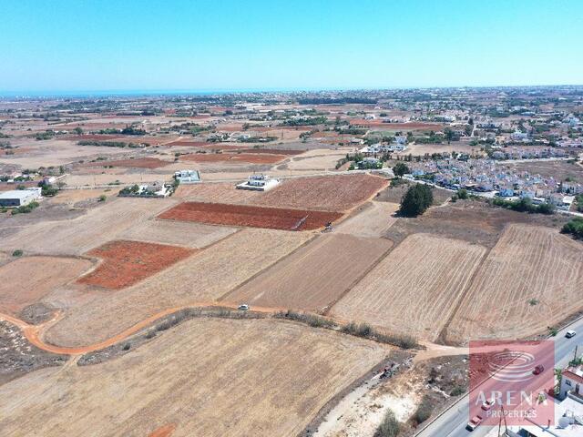 land-69a93596cc1cb-1.jpg