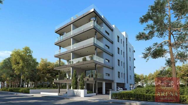 Penthouse with Private Roof Garden in Livadia – photo 3