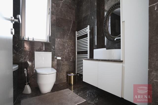 detachedHouse-69aab23e9308d-1.jpg