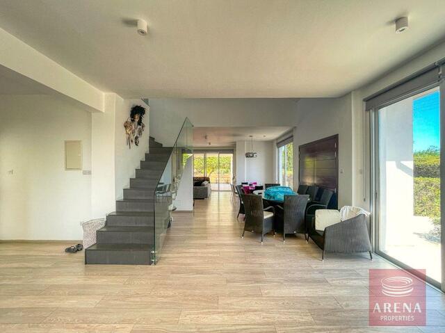 5 Bedrooms Villa in Protaras – photo 11