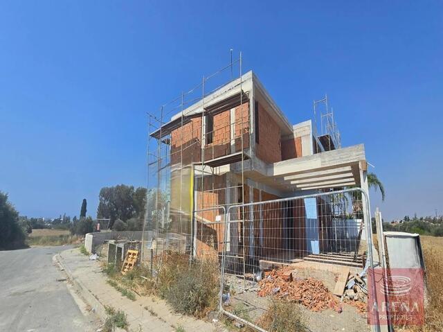 detachedHouse-6a58a0ac5404a-1.jpg