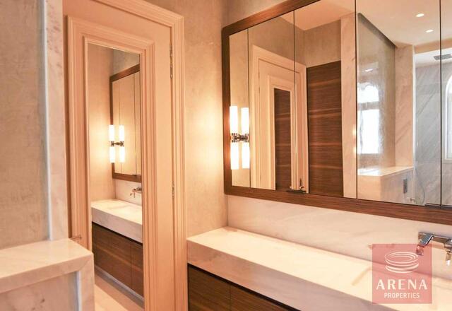 detachedHouse-33-6-BED-VILLA-IN-PERVOLIA-6867-1.jpg