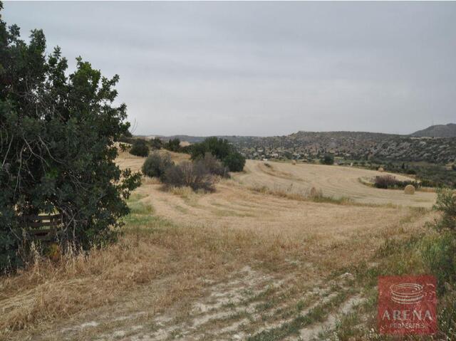 Residential land for sale in Tochni – photo 4