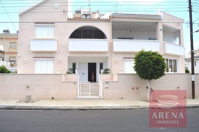 detachedHouse-1-villa-in-faneromeni-6792.jpg