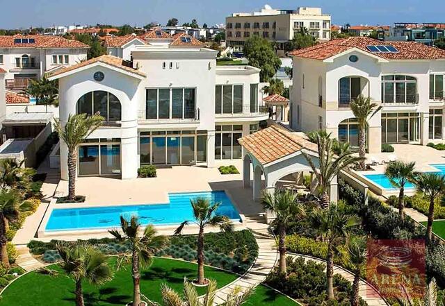 6 Bed Villa in Pervolia – photo 3