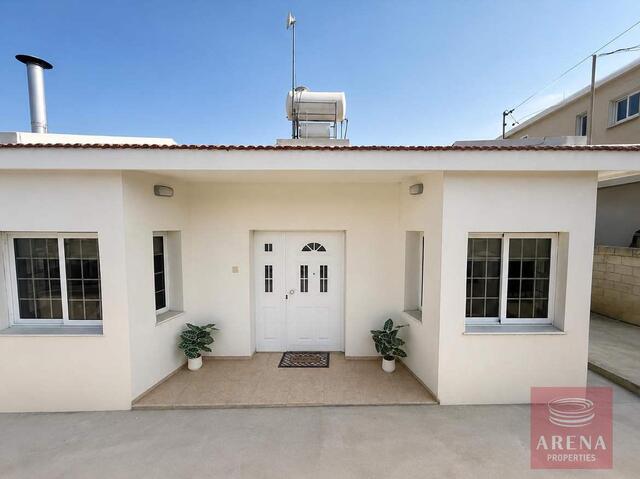 2-Bedroom House for Sale in Tersefanou|350m² Plot – photo 1