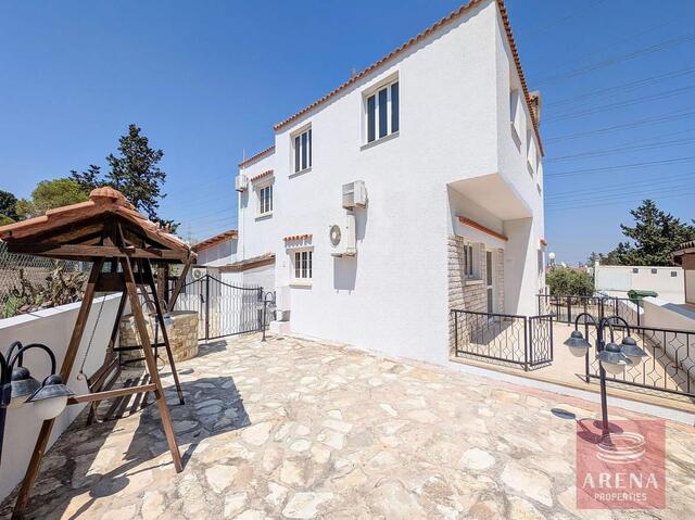 Spacious 3-Bed Detached Home in Ormideia – photo 1