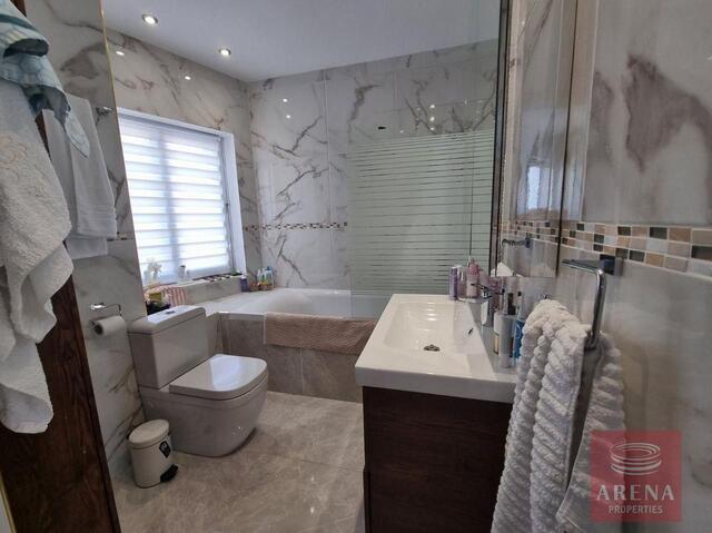 detachedHouse-69a016f224f62-1.jpg