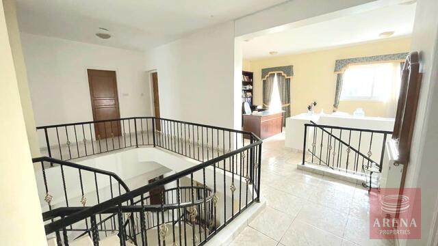 detachedHouse-23-VILLA-IN-ANAFOTIDA-9094.jpg