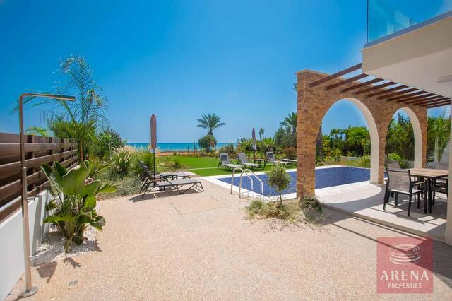 Luxury 5-Bedroom Seafront Villa in Ayia Thekla – photo 6