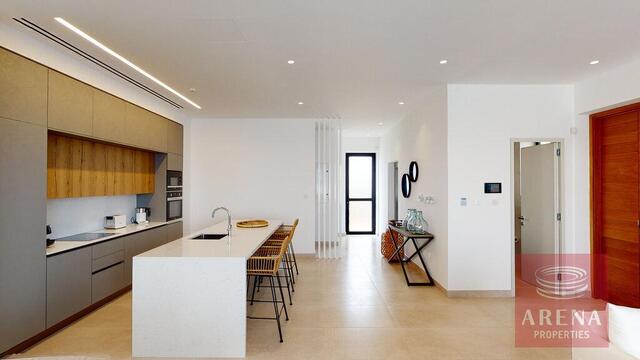detachedHouse-11-4-BED-VILLA-IN-CAPE-GRECO-7255-1.jpg