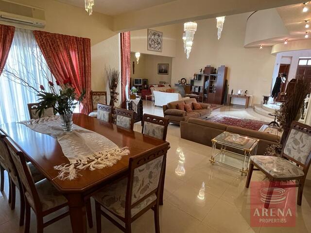 detachedHouse-14-4-bed-house-in-Sotiros-6363.jpg