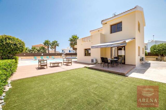 detachedHouse-2-VILLA-IN-AYIA-THEKLA-8281.jpg