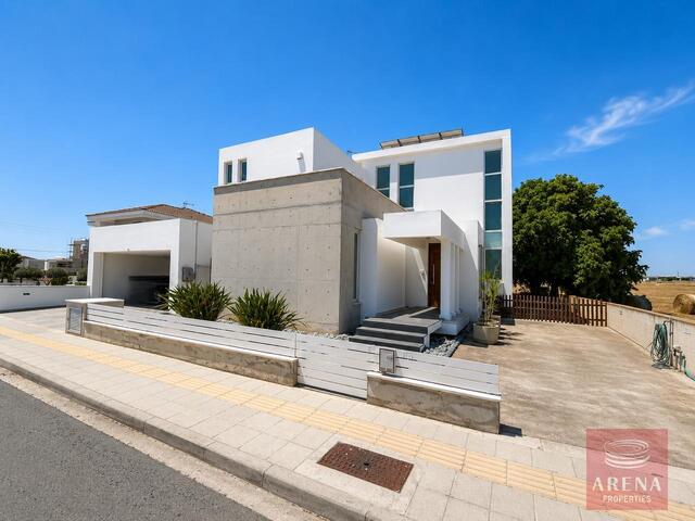 detachedHouse-6a26ac80ce06b.jpg
