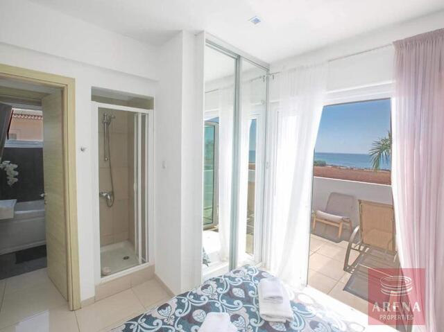 Stunning Seafront Villa with Panoramic Sea Views|Ayia Thekla – photo 11