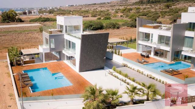 Villa in Ayia Napa for Sale – photo 4