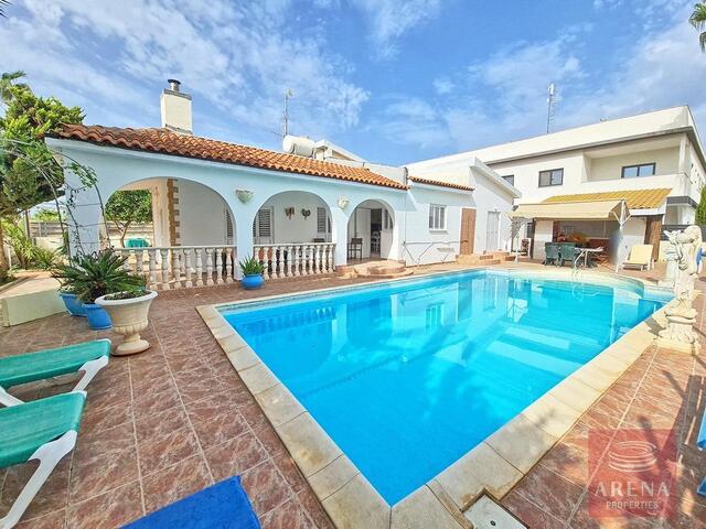 bungalow-4-4-BED-BUNGALOW-PARALIMNI-8979.jpg