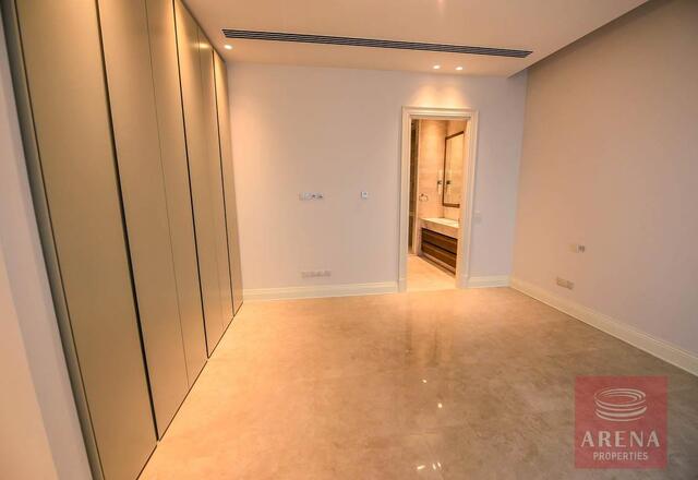 6 Bed Villa in Pervolia – photo 16