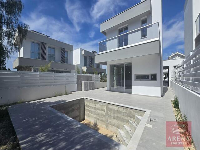 detachedHouse-6a22a265a4f76-2.jpg