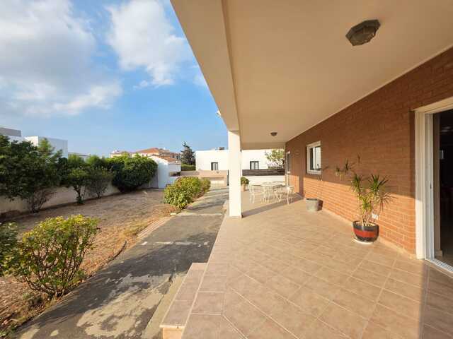 4 Bed Villa in Kiti – photo 4