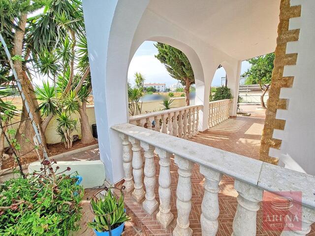 bungalow-15-4-BED-BUNGALOW-PARALIMNI-8979.jpg