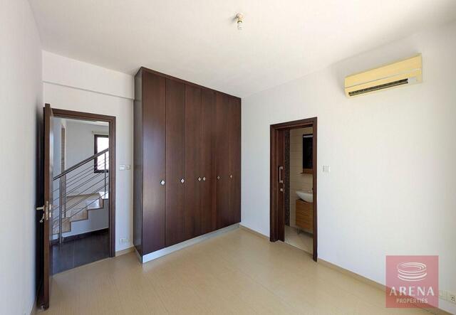 detachedHouse-6a7d7243233d4-2.jpg