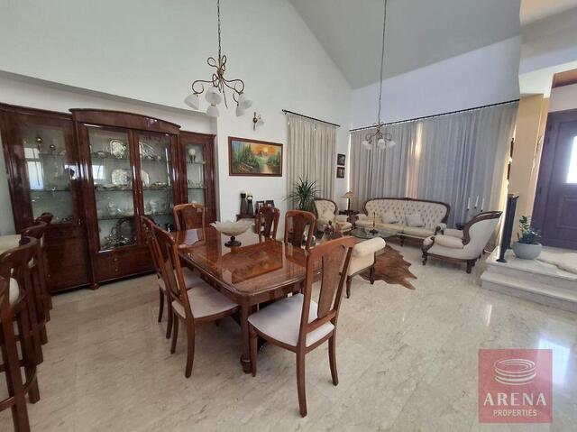 detachedHouse-69a053cb0bb1e.jpg