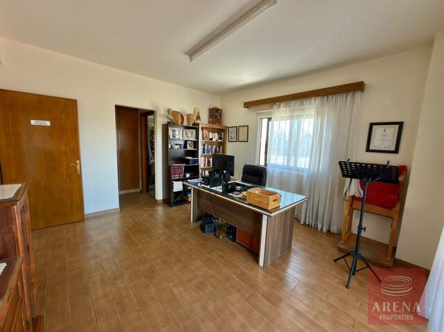 detachedHouse-6a6c7e6e22948.jpg