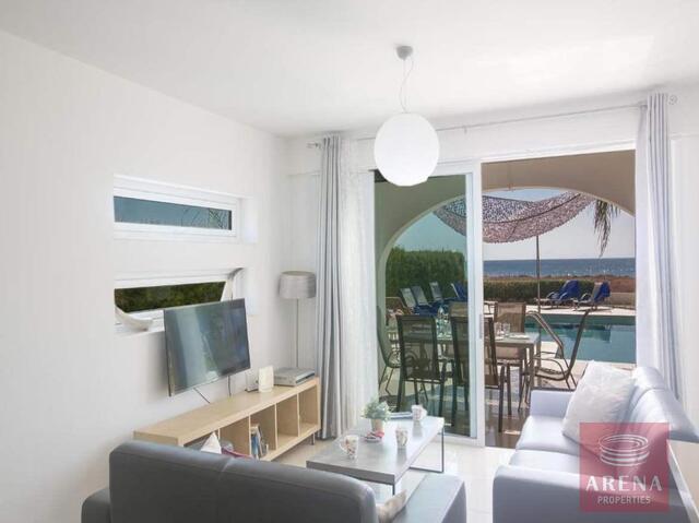 Stunning Seafront Villa with Panoramic Sea Views|Ayia Thekla – photo 12